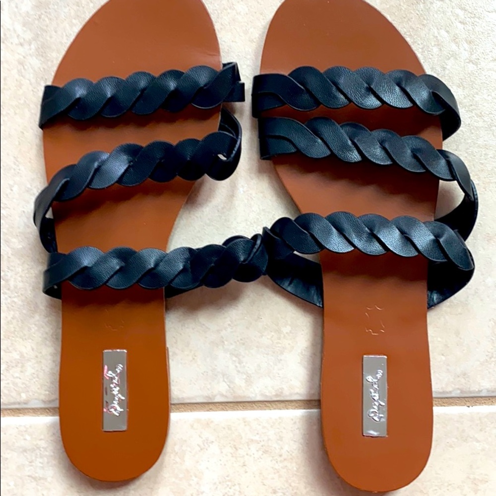 Brand new size 8 black sandals by qupid